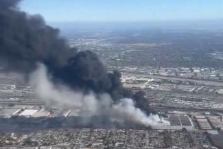 Primarul oraşului Los Angeles, Karen Bass, declară stare de urgenţă pentru a asigura resursele necesare în lupta împotriva unui incendiu la un depozit