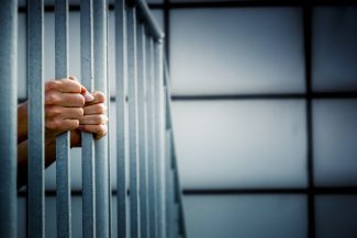 Suedia îşi pregăteşte închisorile pentru ucigaşii în vârstă de doar 13 ani folosiţi de bande. Unul dintre penitenciare este destinat fetelor