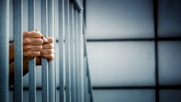 Suedia îşi pregăteşte închisorile pentru ucigaşii în vârstă de doar 13 ani folosiţi de bande. Unul dintre penitenciare este destinat fetelor