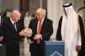 Federaţia Norvegiană de Fotbal a sesizat Consiliul de Etică FIFA, după ce Gianni Infantino i-a acordat lui Donald Trump un „premiu pentru pace”
