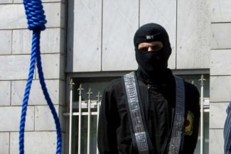 Trei bărbaţi spânzuraţi în Iran cu privire la violuri ale unor minori
