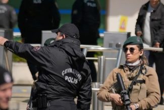 Vastă operaţiune ”antiteroristă” la Ankara înaintea summitului NATO, criticată de către ONG-uri de apărarea drepturilor omului