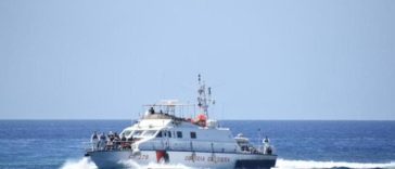 Cel puţin zece migranţi, morţi într-un naufragiu în largul Maltei