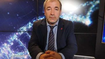 Iulian Petre (UNOPA): Sunt aproximativ 19.500 de persoane diagnosticate cu HIV, cetăţeni români care trăiesc în ţară şi peste hotare şi sistemul îi ştie în viaţă. Dintre aceste persoane, au trecut pe la spital şi au luat tratament aproximativ 16.000