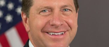 Trump îl propune pe Jay Clayton, procuror şi fost preşedinte al SEC, pentru funcţia de şef al serviciilor de informaţii