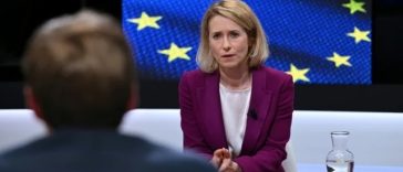 Moscova se ”panichează” din cauza atacurilor ucrainene cu dronă, declară Kallas într-un interviu acordat AFP. Viitorul al 21-lea pachet de sancţiuni va viza industria militară, instituţiile financiare şi petrolul ruseşti