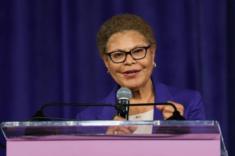 California şi Los Angelesul îşi desemnează candidaţii la posturile de guvernator şi primar. Alegeri primare au loc şi în New Jersey, Montana, South Dakota, New Mexico şi Iowa în vederea alegerilor în Congres şi unor guvernatori