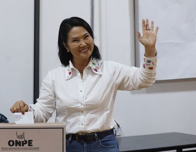 Keiko Fujimori, fata controversatului Alberto Fujimori, a fost declarată oficial câştigătoare a alegerilor prezidenţiale din Peru