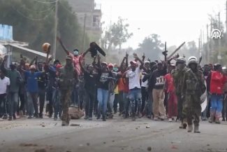 Un protestatar a fost împuşcat mortal în timpul unei manifestaţii împotriva unui centru american de tratare a Ebola din Kenya