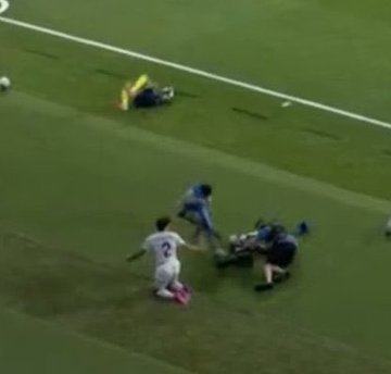Cupa Mondială 2026: Abdukodir Khusanov (Uzbekistan) a doborât un cameraman la meciul cu Columbia – VIDEO