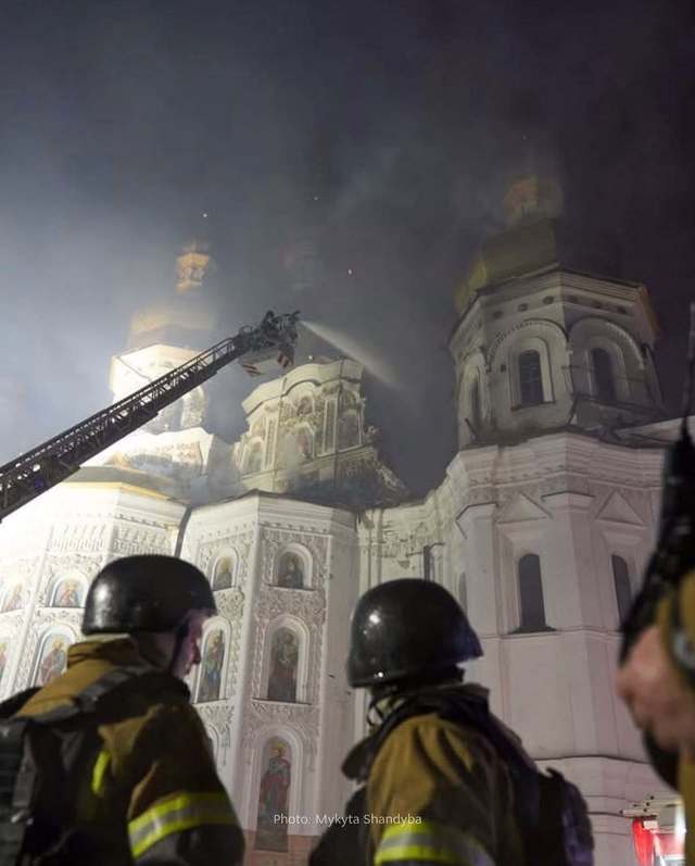Rusia susţine că nu a lovit mănăstirea Lavra Pecerska din Kiev, afirmând că aceasta a fost lovită de o rachetă de apărare aeriană Patriot de fabricaţie americană posibil expirată