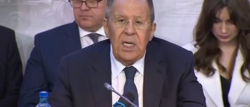 SUA s-au îndepărtat de la rolul de ”mediator imparţial” în negocierile între Rusia şi Ucraina, acuză Lavrov la întâlnirea cu ambasadorii străini. ”Europa redevine principală ameninţare la adresa păcii şi securităţii mondiale”, denunţă el