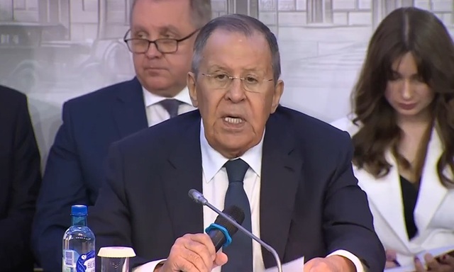 SUA s-au îndepărtat de la rolul de ”mediator imparţial” în negocierile între Rusia şi Ucraina, acuză Lavrov la întâlnirea cu ambasadorii străini. ”Europa redevine principală ameninţare la adresa păcii şi securităţii mondiale”, denunţă el