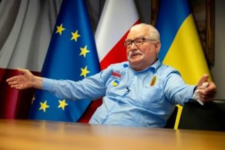 Preşedintele Nicuşor Dan l-a decorat pe Lech Wałęsa, fost preşedinte al Poloniei