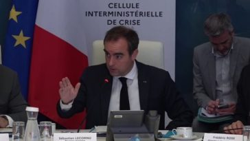 Premierul francez Sébastien Lecornu anunţă ”40 de morţi” prin înec, pe timpul caniculei, de la 18 iunie. El cere ”plasarea în alertă a întregului sistem al Securităţii Civile sau Militare”. Se aşteaptă vârfuri de 44°C în sud-vestul Franţei. 90% dintre fra