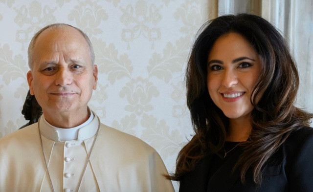 Papa Leon al XVI-lea numeşte, pentru prima oară în istoria Vaticanului, o femeie laică ”ministru” al Sfântului Scaun, María Montserrat Alvarado, la conducerea Dicasterului Comunicaţiilor. Mexicana, care conduce EWTN News, urmează să intre în Curie la 1 no