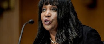 Guvernatoarea Rezervei Federale Lisa Cook a cheltuit peste 1,3 milioane de dolari pentru apărare juridică şi securitate după tentativa lui Trump de a o demite