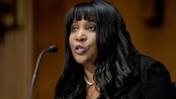 Guvernatoarea Rezervei Federale Lisa Cook a cheltuit peste 1,3 milioane de dolari pentru apărare juridică şi securitate după tentativa lui Trump de a o demite