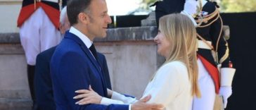 Franţa şi Italia vor să înfiinţeze o ”coaliţie” multinaţională în Liban, care să succeadă FINUL, anunţă Macron şi Meloni la un summit pe Coasta de Azur. Macron aşteaptă ”în zilele următoare” ”elemente de susţinere” din partea Arabiei Saudite a armatei lib