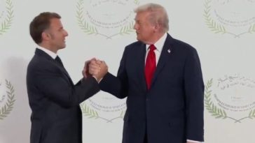 Înainte de a fi oaspetele lui Macron, Donald Trump ameninţă Franţa cu taxe vamale de 100% la vinuri şi şampanie