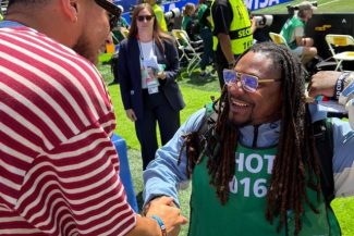 O reconversie surprinzătoare: Marshawn Lynch, fost star din NFL, este acreditat ca fotograf la Cupa Mondială din 2026