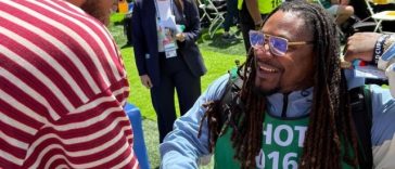 O reconversie surprinzătoare: Marshawn Lynch, fost star din NFL, este acreditat ca fotograf la Cupa Mondială din 2026