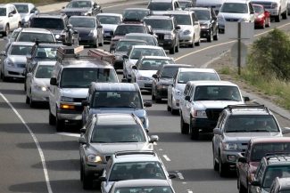 Piaţa auto din SUA s-ar putea micşora puternic până în 2040. Natalitatea scăzută, maşinile tot mai scumpe şi schimbarea obiceiurilor de consum ameninţă industria