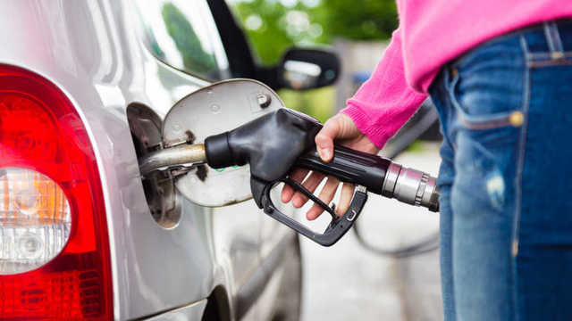 Preţurile combustibililor pentru transportul personal au crescut în luna mai în toate ţările UE – Cele mai mari creşteri în Bulgaria, Luxemburg, Lituania şi România, cu peste 30% / Preţul la motorină a crescut doar în România