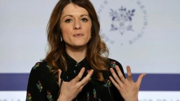 Purtătoarea de cuvânt a Guvernului francez, macronista Maud Bregeon, anunţă că-l susţine pe Édouard Philippe în vederea alegerilor prezidenţiale, şi nu pe Gabriel Attal, candidatul Partidului său Renaissance