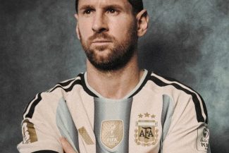 Titular la meciul Argentinei cu Algeria, Lionel Messi devine primul jucător care evoluează la şase ediţii ale Cupei Mondiale