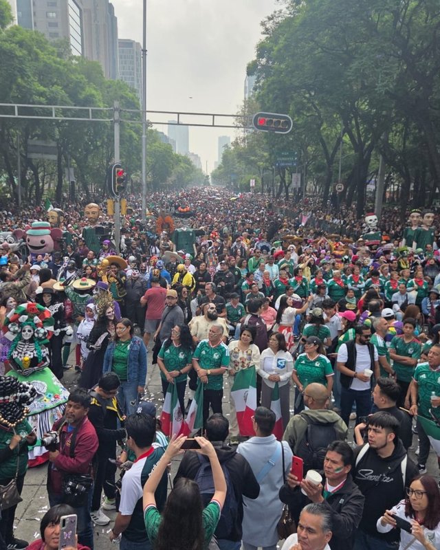 Înainte de Cupa Mondială, mexicanii au reuşit cel mai mare „val” din lume – VIDEO