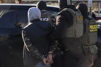 Un judecător federal blochează politica administraţiei Trump de a efectua arestări în instanţele de imigrare din întreaga ţară / Într-o hotărâre de 71 de pagini, judecătorul a recunoscut ”efectul de intimidare” al politicii ICE