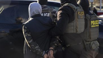 Un judecător federal blochează politica administraţiei Trump de a efectua arestări în instanţele de imigrare din întreaga ţară / Într-o hotărâre de 71 de pagini, judecătorul a recunoscut ”efectul de intimidare” al politicii ICE