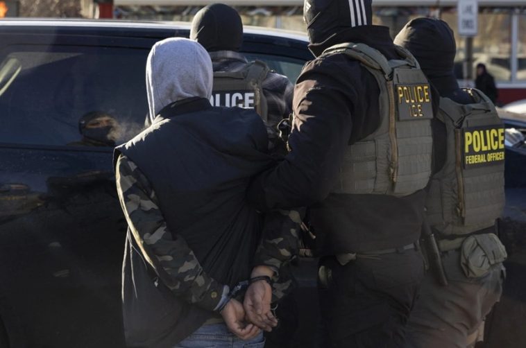 Un judecător federal blochează politica administraţiei Trump de a efectua arestări în instanţele de imigrare din întreaga ţară / Într-o hotărâre de 71 de pagini, judecătorul a recunoscut ”efectul de intimidare” al politicii ICE