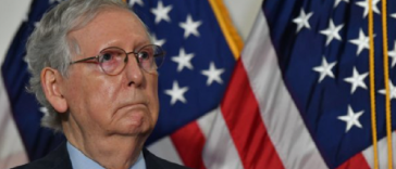 Veteranul senator republican Mitch McConnell a fost internat în spital şi beneficiază de „îngrijiri medicale excelente”, potrivit purtătorului său de cuvânt