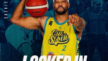 Baschet masculin: La aproape 41 de ani, jucătorul Monyea Pratt şi-a prelungit contractul cu CSU Sibiu