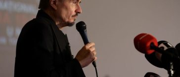 Cristian Mungiu, despre lipsa de investiţii în cultură: „Să nu judecăm neapărat investiţiile în termen de kilometri de autostradă. E bine să investim şi în oameni”/ Când începe turneul de promovare „Fjord” pentru Oscar – FOTO