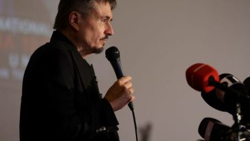 Cristian Mungiu, despre lipsa de investiţii în cultură: „Să nu judecăm neapărat investiţiile în termen de kilometri de autostradă. E bine să investim şi în oameni”/ Când începe turneul de promovare „Fjord” pentru Oscar – FOTO