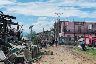 Cel puţin 55 de morţi şi zeci de răniţi în urma unei explozii devastatoare într-un depozit din Myanmar – VIDEO