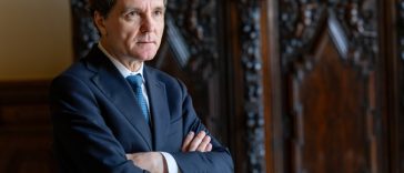 POLITICO: Nicuşor Dan, preşedintele României, se confruntă cu cea mai mare provocare pe măsură ce criza politică se adânceşte