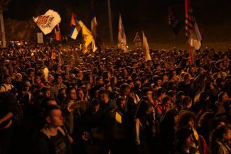 Serbia: Protestele continuă după ce preşedintele Vucic a anunţat că va demisiona