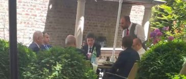 Preşedintele Nicuşor Dan, fotografiat la restaurant cu Rareş Bogdan, Victor Negrescu, Eugen Tomac, şeful SPP şi Valentin Naumescu