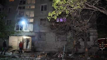 Dronele ruseşti au lovit o zonă rezidenţială din Odesa, în timp ce atacurile nocturne din toată Ucraina au provocat moartea a 3 persoane şi rănirea a peste 60