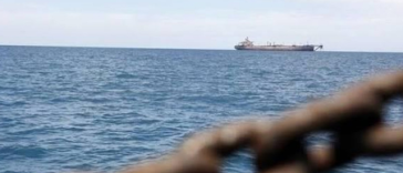 Un petrolier, atins de un proiectil neidentificat în Strâmtoarea Ormuz, anunţă agenţia britanică UKMTO. pagube la pasarelă, echipajul teafăr. Societatea britanică Vanguard Tech anunţă că este vorba despre nava KIKU, sub pavilionul Panama
