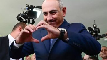 Macron, von der Leyen şi Kallas îl felicită pe Paşinian pentru victoria în alegerile legislative şi apropierea de UE. Partidul Contractul Civil al lui Nikol Paşinian a învins Alianţa Armenia Puternică a miliardarului ruso-armean Samvel Karapetian cu 49,8%