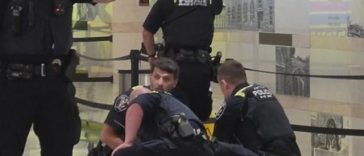 Cinci persoane, rănite într-un atac cu cuţitul în Penn Station din New York. Incidentul, cu o zi înaintea meciului din finala NBA la care va asista Trump şi cu câteva zile înainte de Cupa Mondială