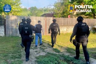 Operaţiunea JUPITER – Constanţa: Bărbat, cercetat pentru că ar fi organizat ilegal o ”tombolă” pe o reţea de socializare/ El promitea sume de bani şi autoturisme şi vindea un ”bilet” cu sume cuprinse între 100 şi 200 de lei