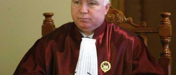 ADRIAN VEŞTEA, DESEMNAT PREMIER – Petre Lăzăroiu: Preşedintele nu are nicio obligaţie să facă noi consultări cu partidele pentru o renominalizare de premier. Le-a făcut deja, slavă Domnului! E primul lucru deştept pe care îl văd la acest preşedinte