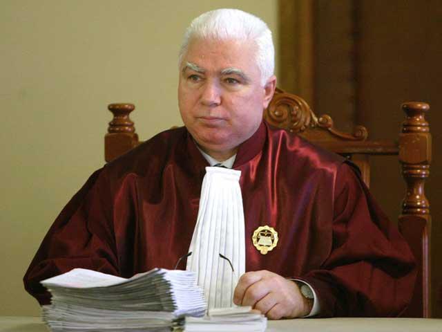 ADRIAN VEŞTEA, DESEMNAT PREMIER – Petre Lăzăroiu: Preşedintele nu are nicio obligaţie să facă noi consultări cu partidele pentru o renominalizare de premier. Le-a făcut deja, slavă Domnului! E primul lucru deştept pe care îl văd la acest preşedinte