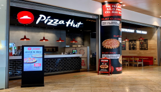 Yum Brands vinde Pizza Hut pentru 2,7 miliarde de dolari, după ani de declin în faţa concurenţei